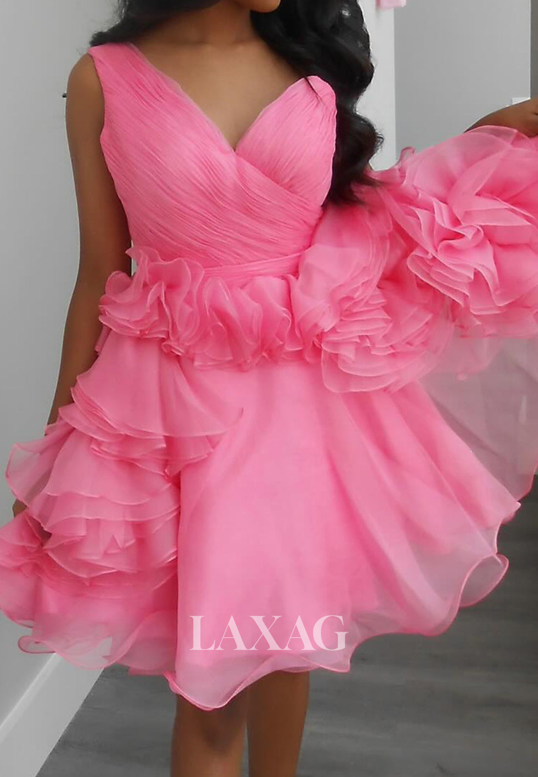V-Neck Straps Sleeveless Pleated Chiffon Tiered Short A-Line Party Homecoming Dress
