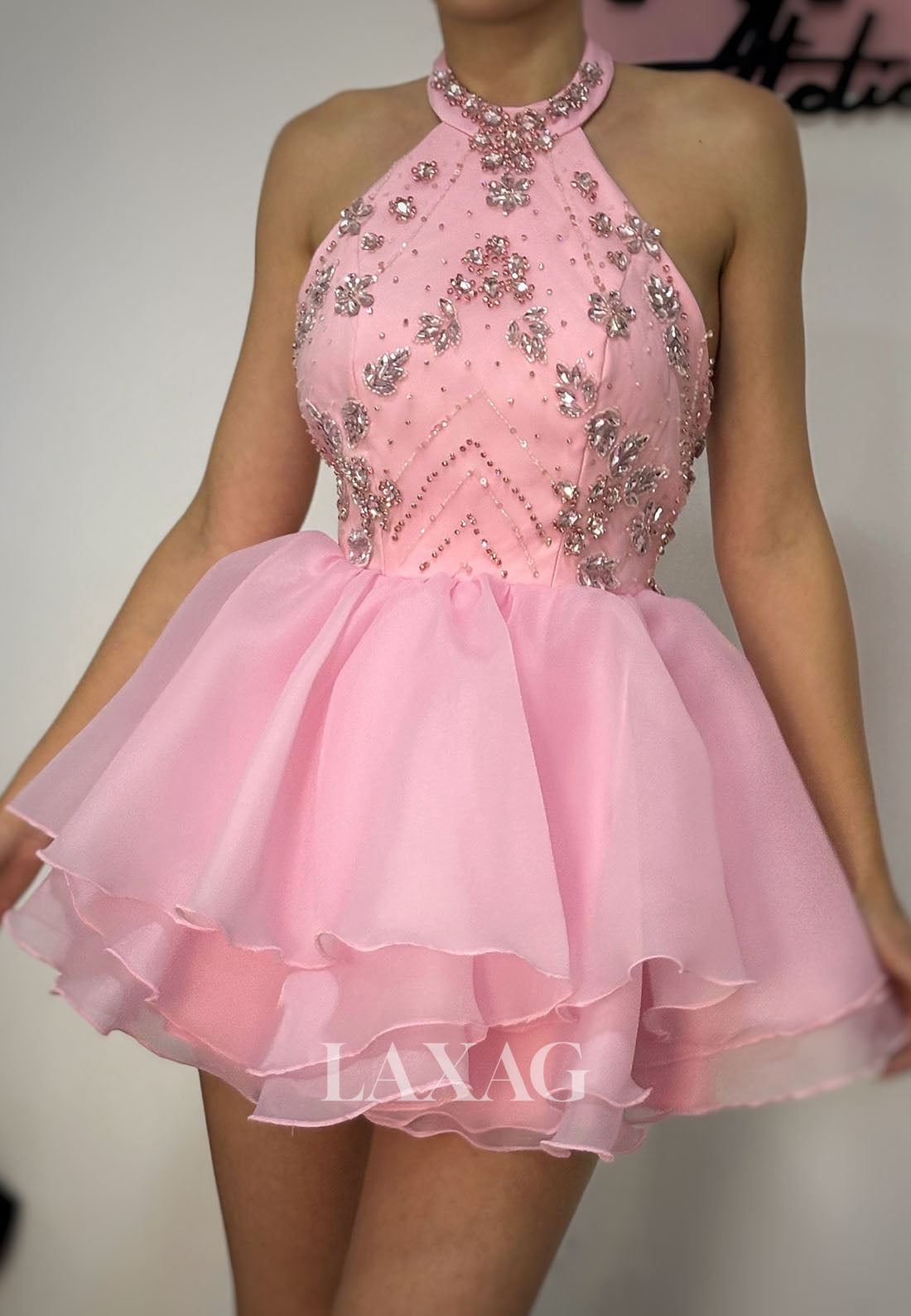 Halter-Neck Off-Shoulder Beaded Rhinestone Pleated Chiffon A-Line Party Homecoming Dress