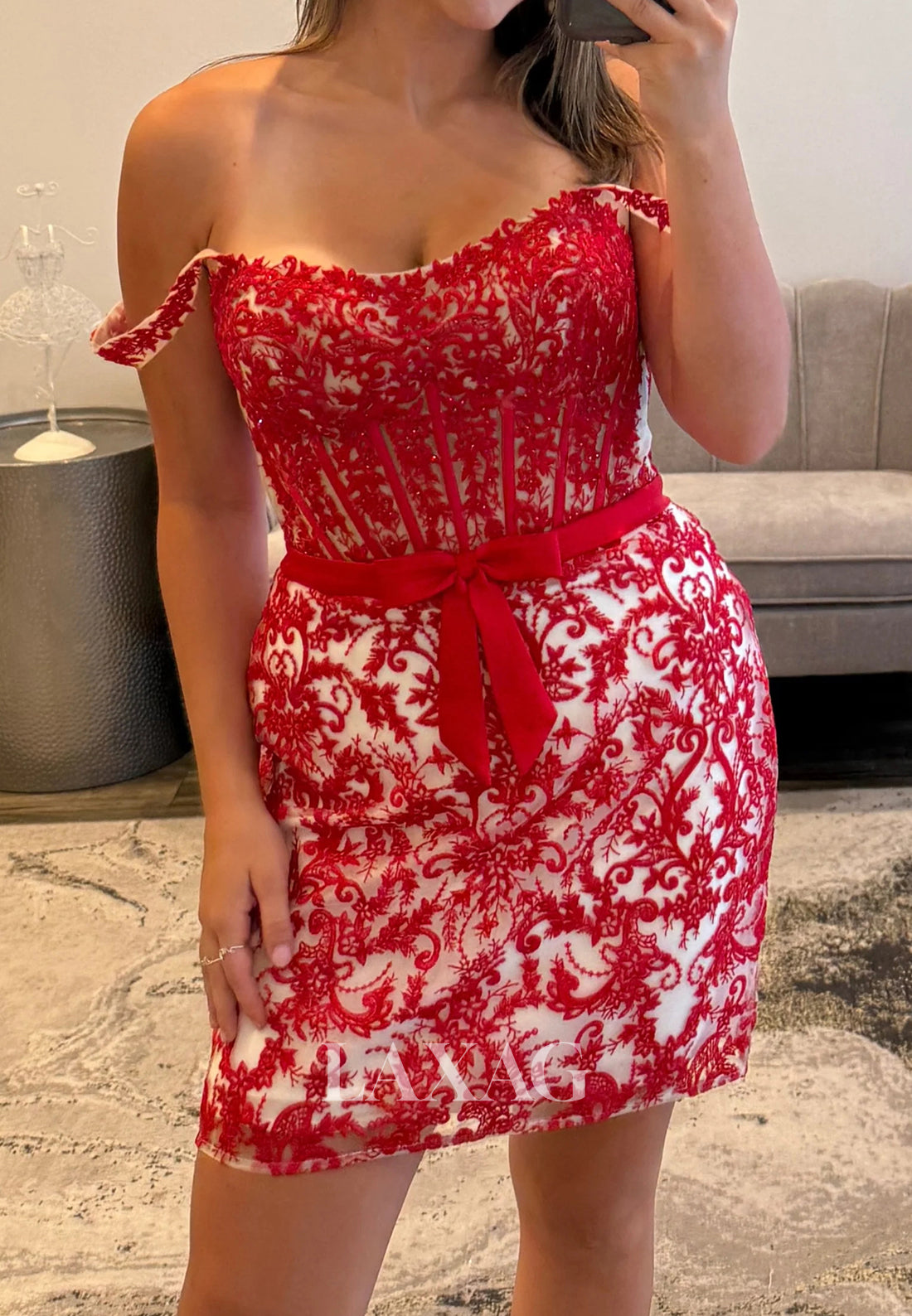 Scoop-Neck Off-Shoulder Sleeveless Beaded Lace Applique Short Mermaid Party Homecoming Dress