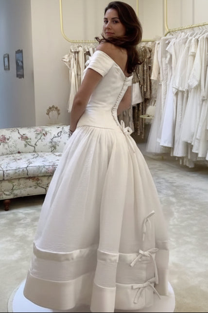 Bateau-Neck Sleeveless Chiffon Pleated Floor-Length A-Line Wedding Dress with Bows