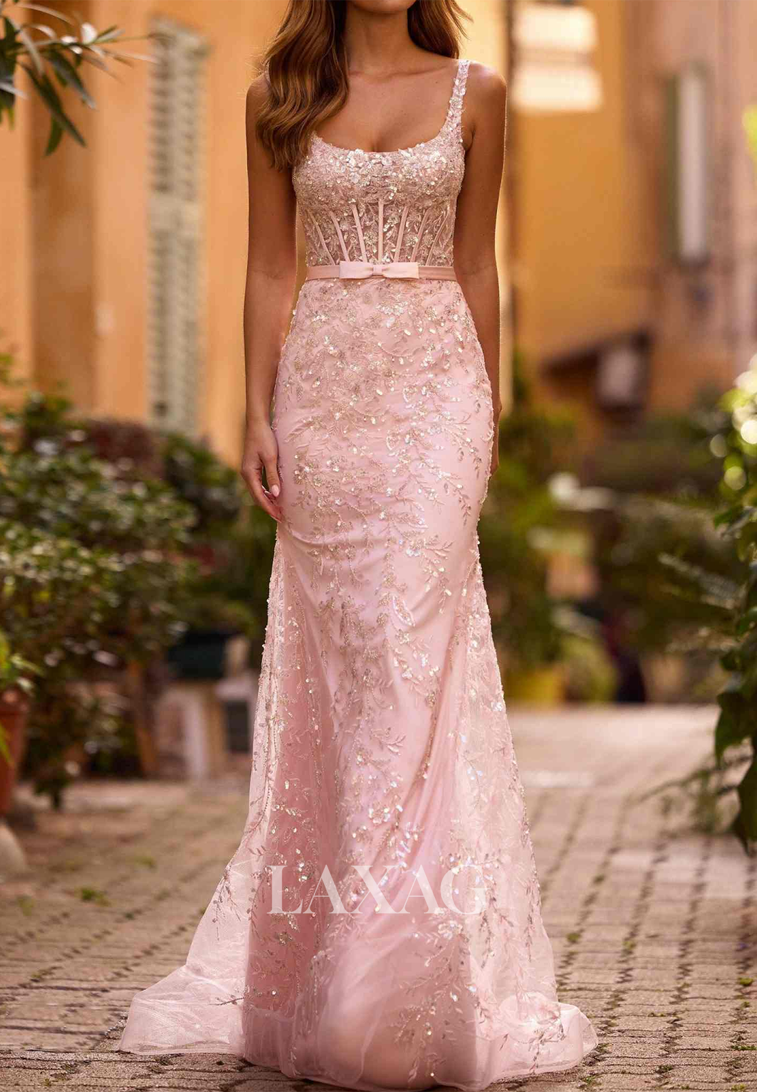 Spaghetti Straps Scoop-Neck Off-Shoulder Sleeveless Glitter Applique Beaded Mermaid Prom Dress