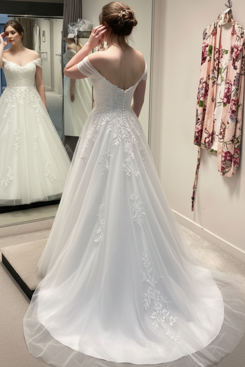 V-Neck Off-Shoulder Sleeveless Lace Applique Tulle&Satin Pleated A-line Wedding Dress