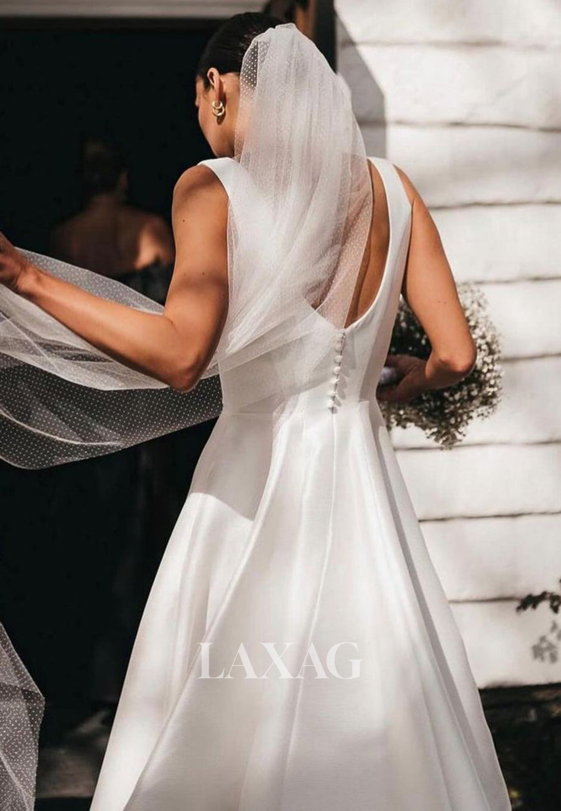 A-Line Square-Neck Straps Off-Shoulder Bride Gowns Sleeveless Pleated Satin Floor-Length Wedding Dress