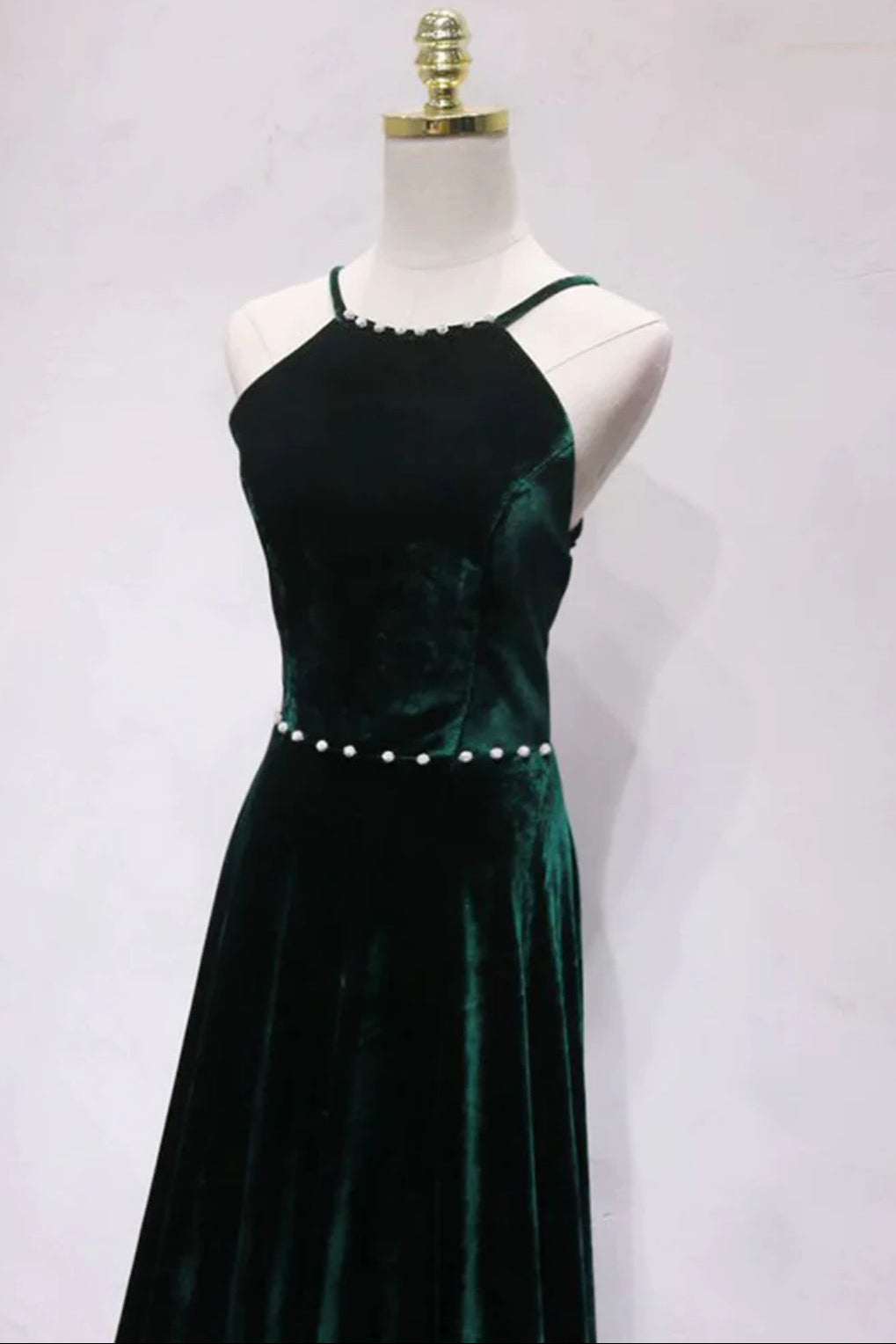 Halter-Neck Off-Shoulder Sleeveless Beaded Velvet Pleated Floor-Length A-Line Prom Dress