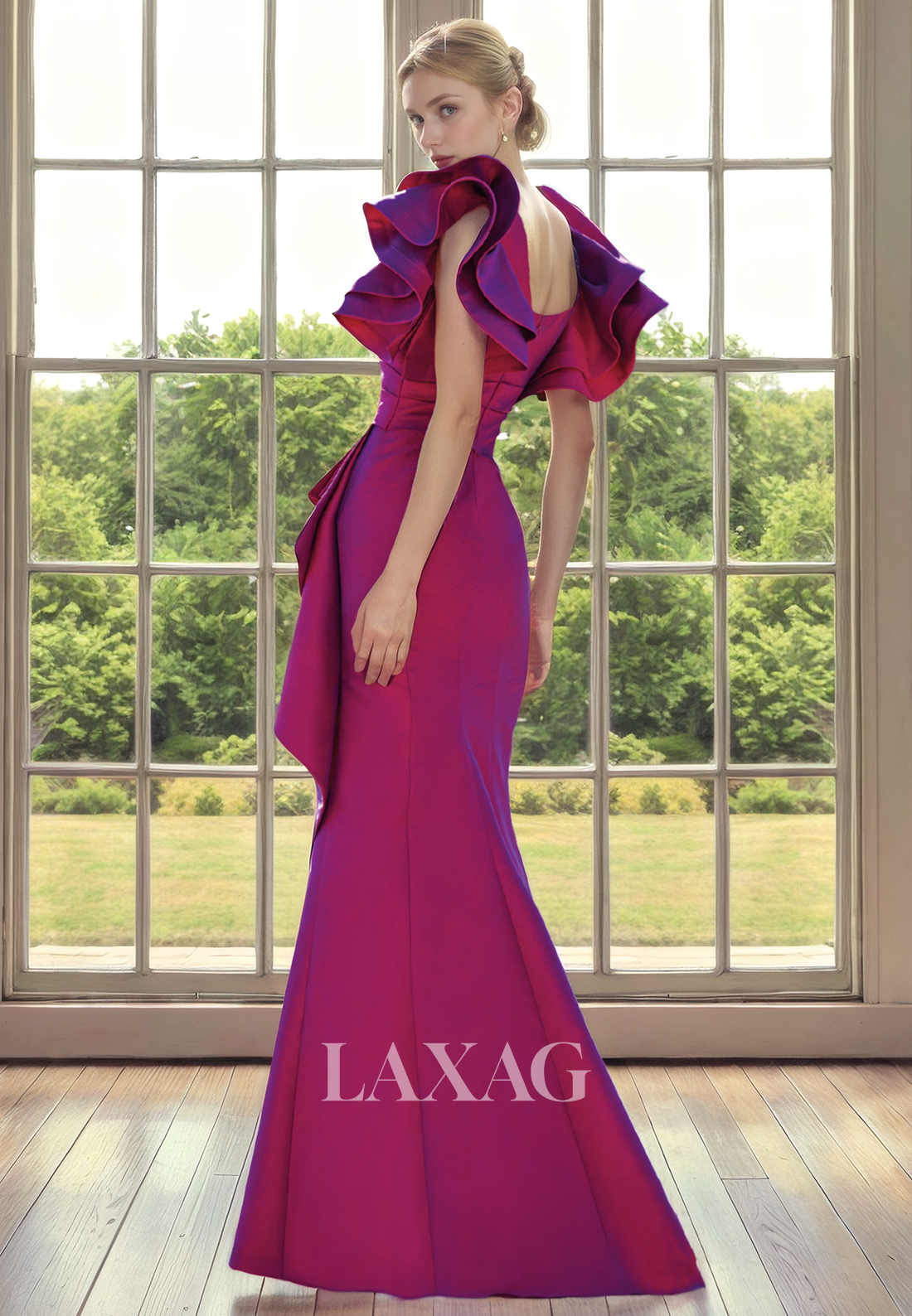 فستان أم العروس الأنيق من الساتان بتصميم حورية البحر بأكمام قصيرة وفتحة رقبة على شكل حرف V مع شق