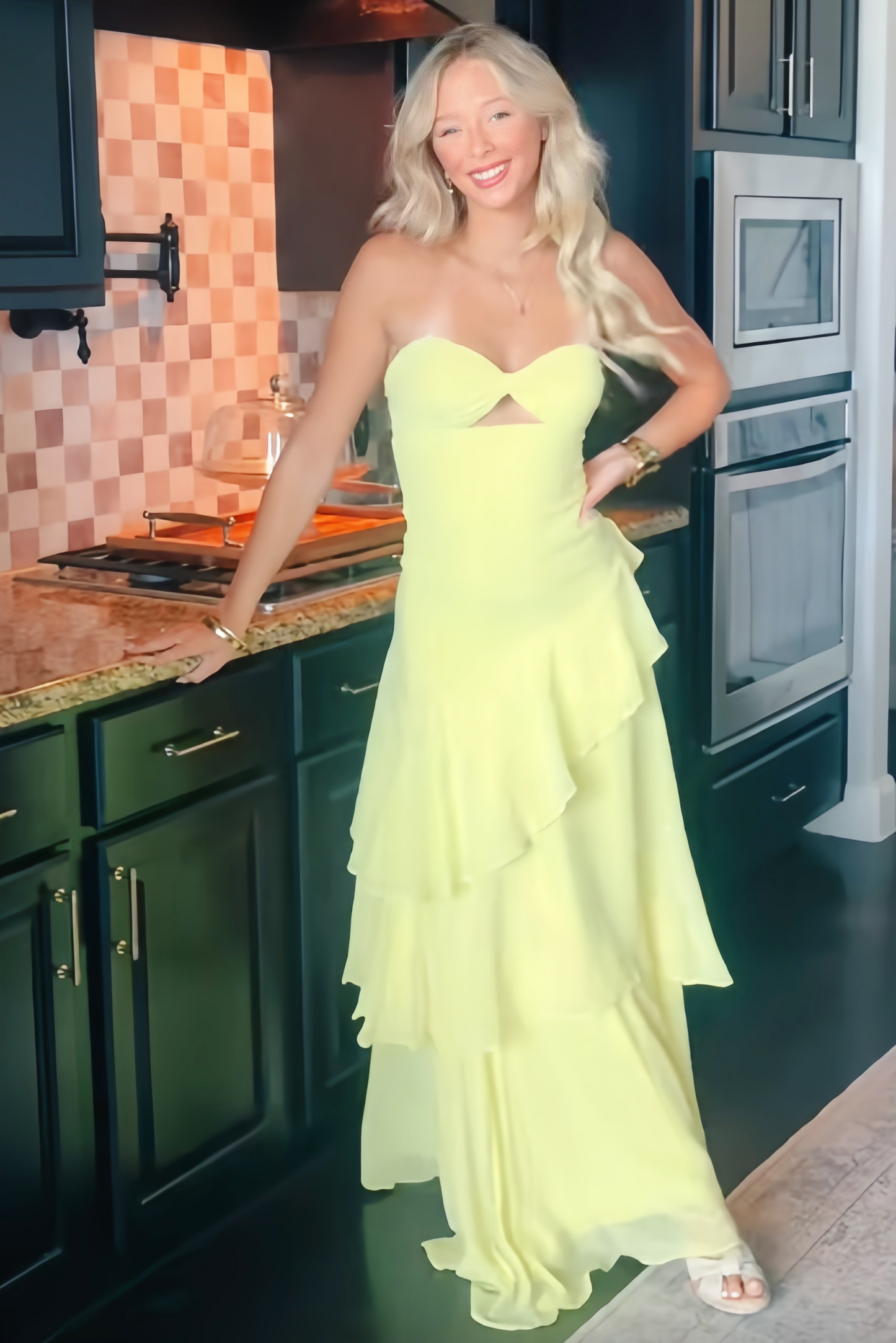 Simple Off-Shoulder Sweetheart Sleeveless Chiffon Pleated Tiered Fitted Prom Dress