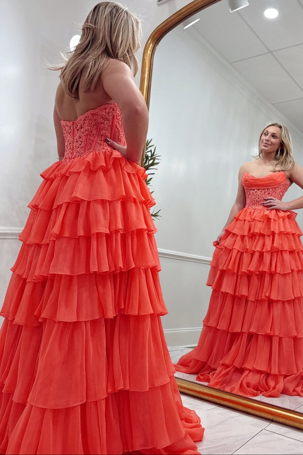 Sweetheart Sleeveless Beaded Applique Chiffon Pleated Ruffled Tiered A-Line Prom Dress