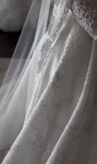 Bateau-Neck Off-Shoulder Sleeveless Sequined Applique Tulle Pleated A-Line Wedding Dress