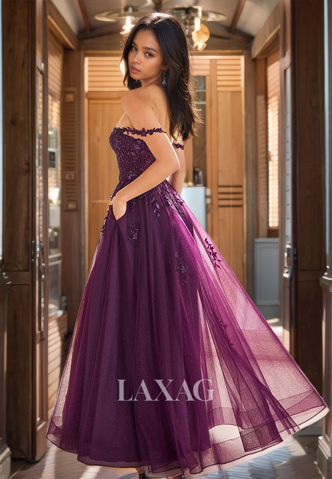 فستان سهرة طويل بدون أكمام بقصة A وكتف مكشوف وحمالات رفيعة وثنيات على شكل قلب وفساتين حفلات طويلة