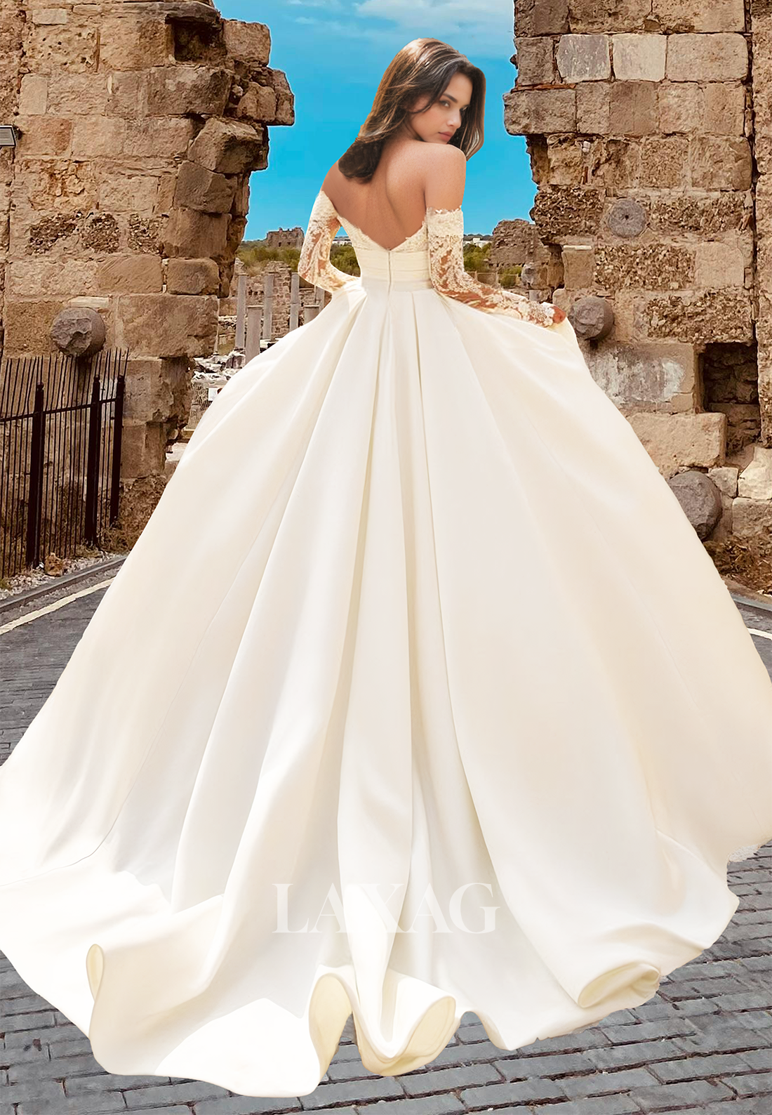 Sweetheart Lace Long-Sleeves Beaded Applique Bride Gowns Off-Shoulder Pleated Satin A-Line Wedding Dress