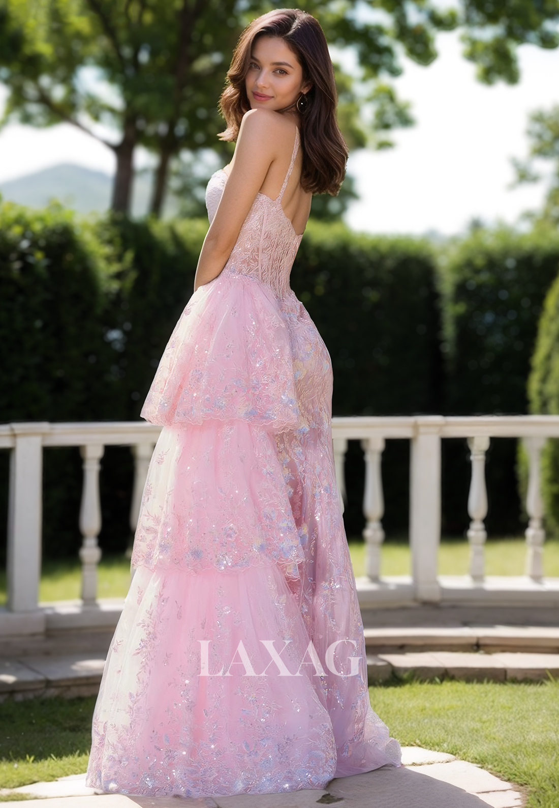 Spaghetti Straps V-Neck Sleeveless A-Line Prom Dress Beaded Sequined Lace Applique Formal Gowns