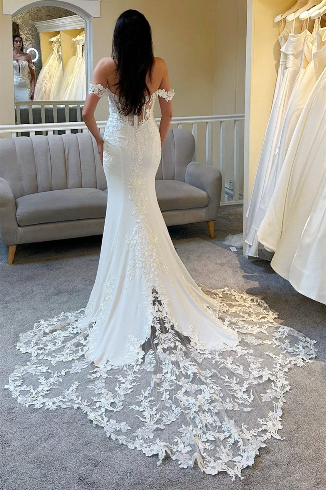 Sweetheart Off-Shoulder Sleeveless Applique Satin&Lace Pleated Mermaid Wedding Dress