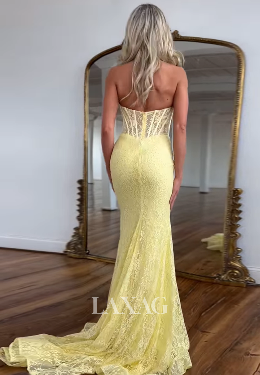 Halter Deep V-Neck Off-Shoulder Sleeveless Evening Gowns Allover Lace Applique Pleated Mermaid Prom Dress