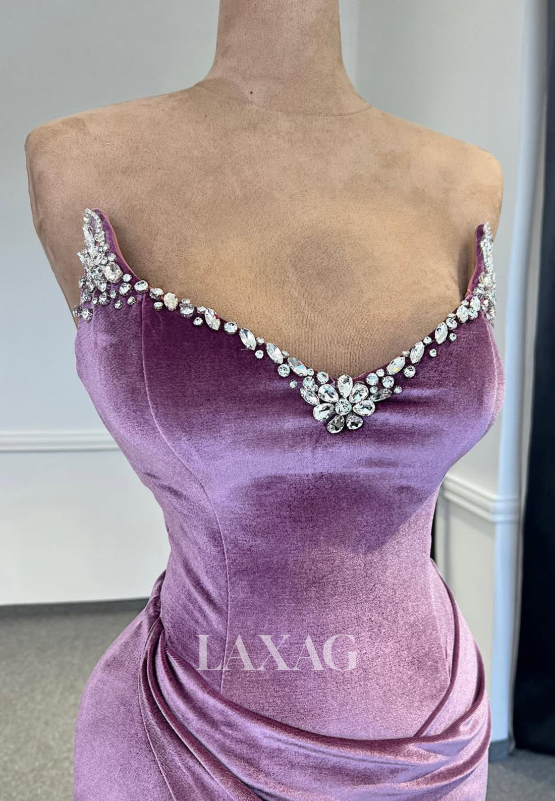 Beaded V-Neck Off-Shoulder Sleeveless Mermaid Prom Dress Floor-Length Pleated Satin Evening Gowns