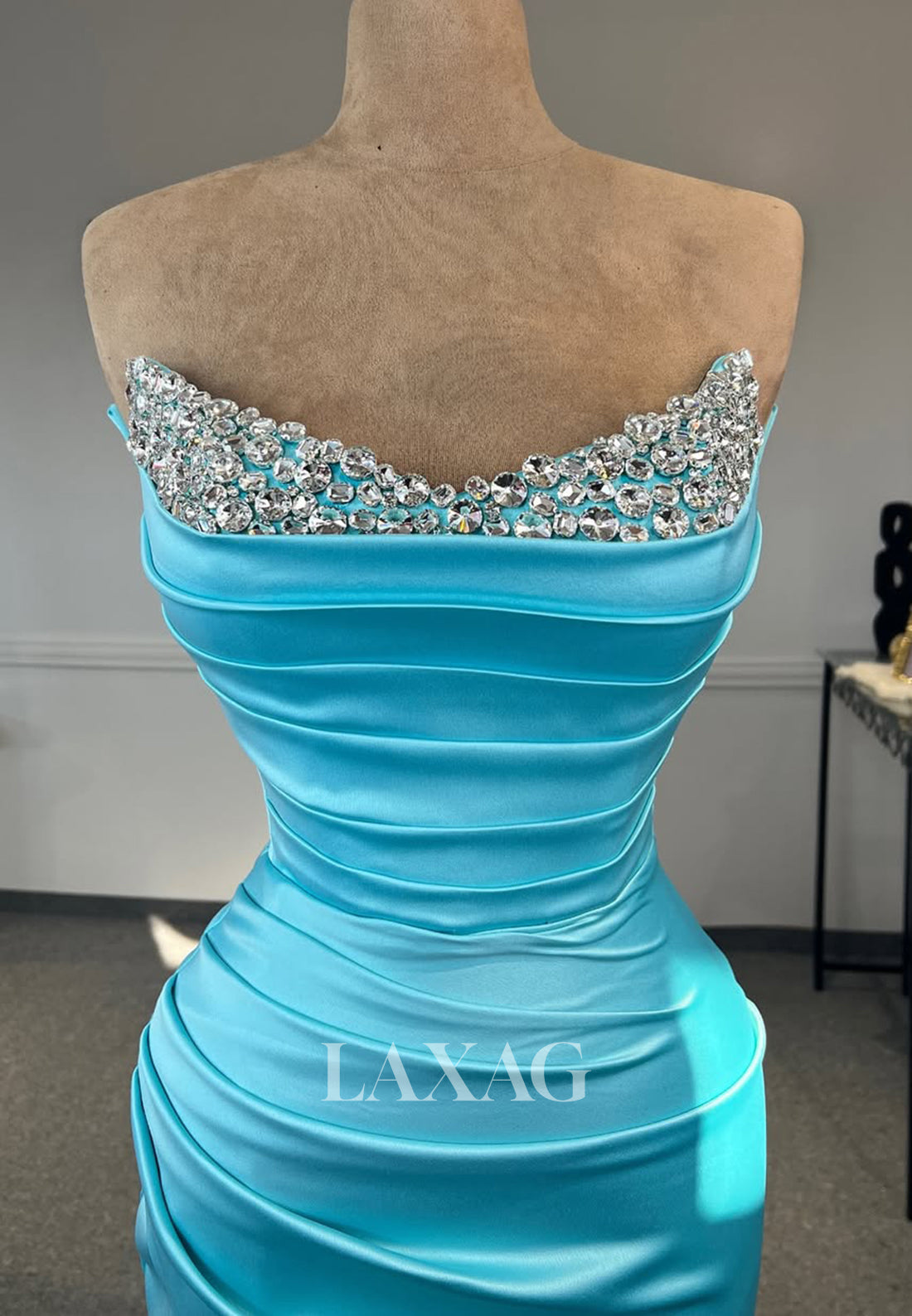 V-Neck Sleeveless Satin Mermaid Prom Dress Off-Shoulder Rhinestone Pleated Party Gowns with Slit