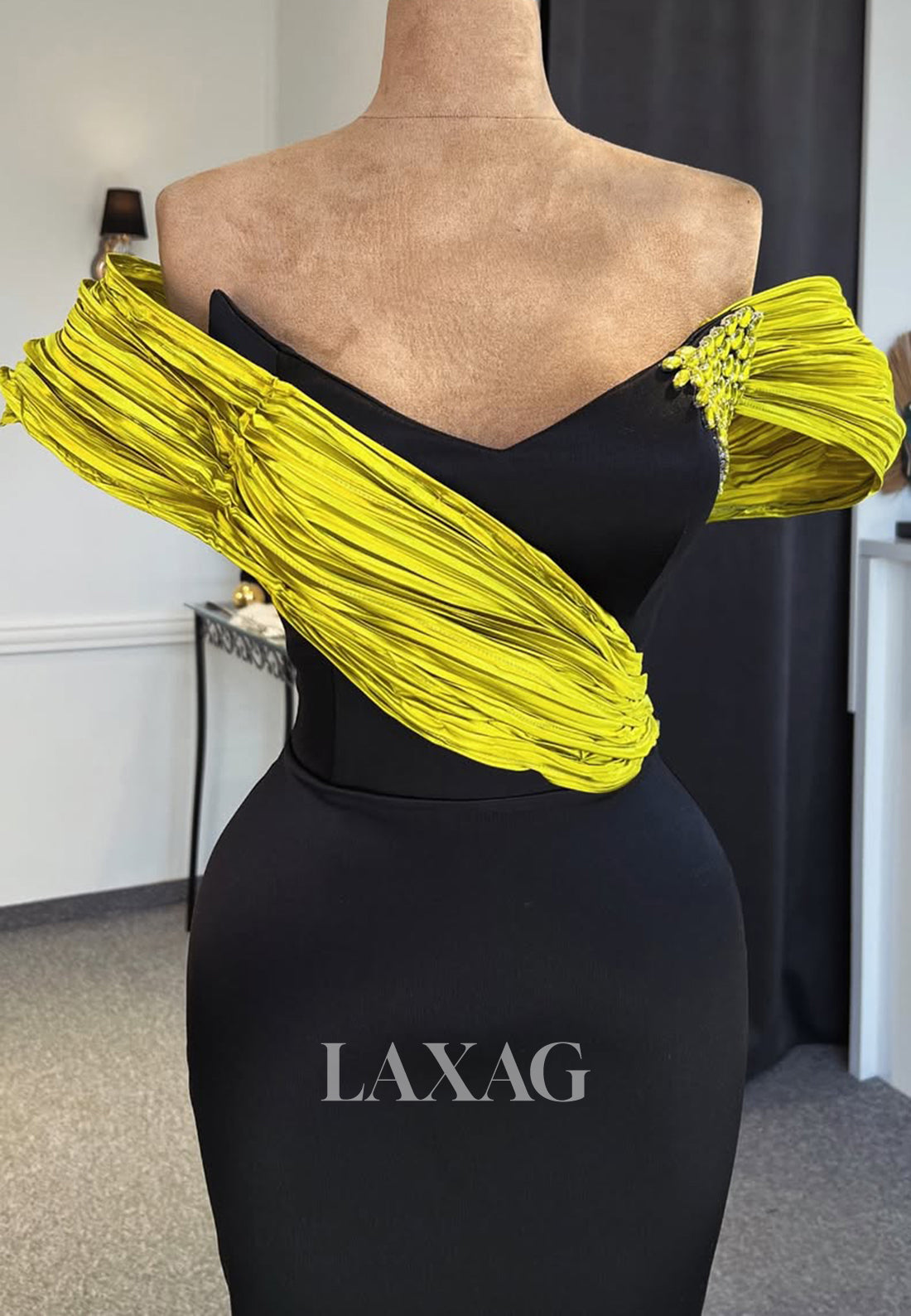 V-Neck Rhinestone Two Tone Satin Mermaid Prom Dress Sleeveless Pleated Floor-Length Party Gowns