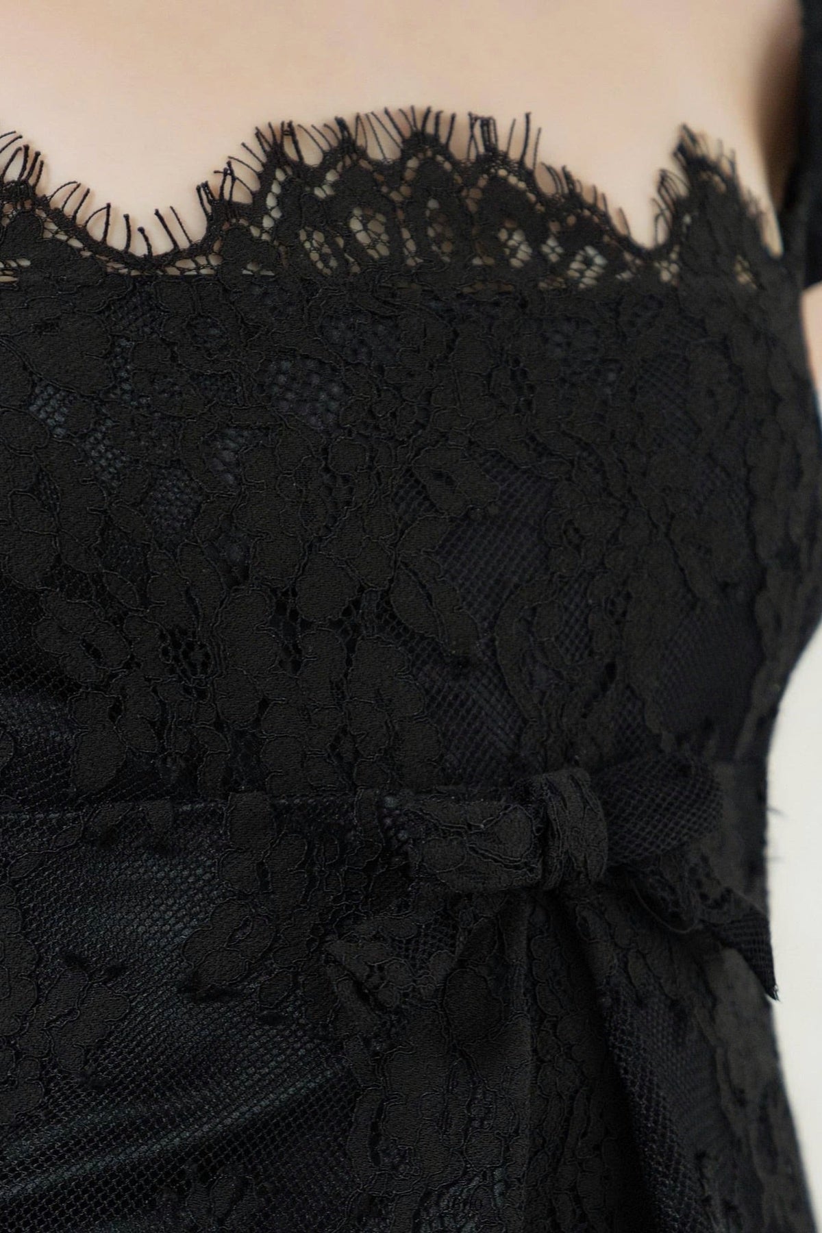 Lace Cap Sleeve Mini Dress with Front Bow