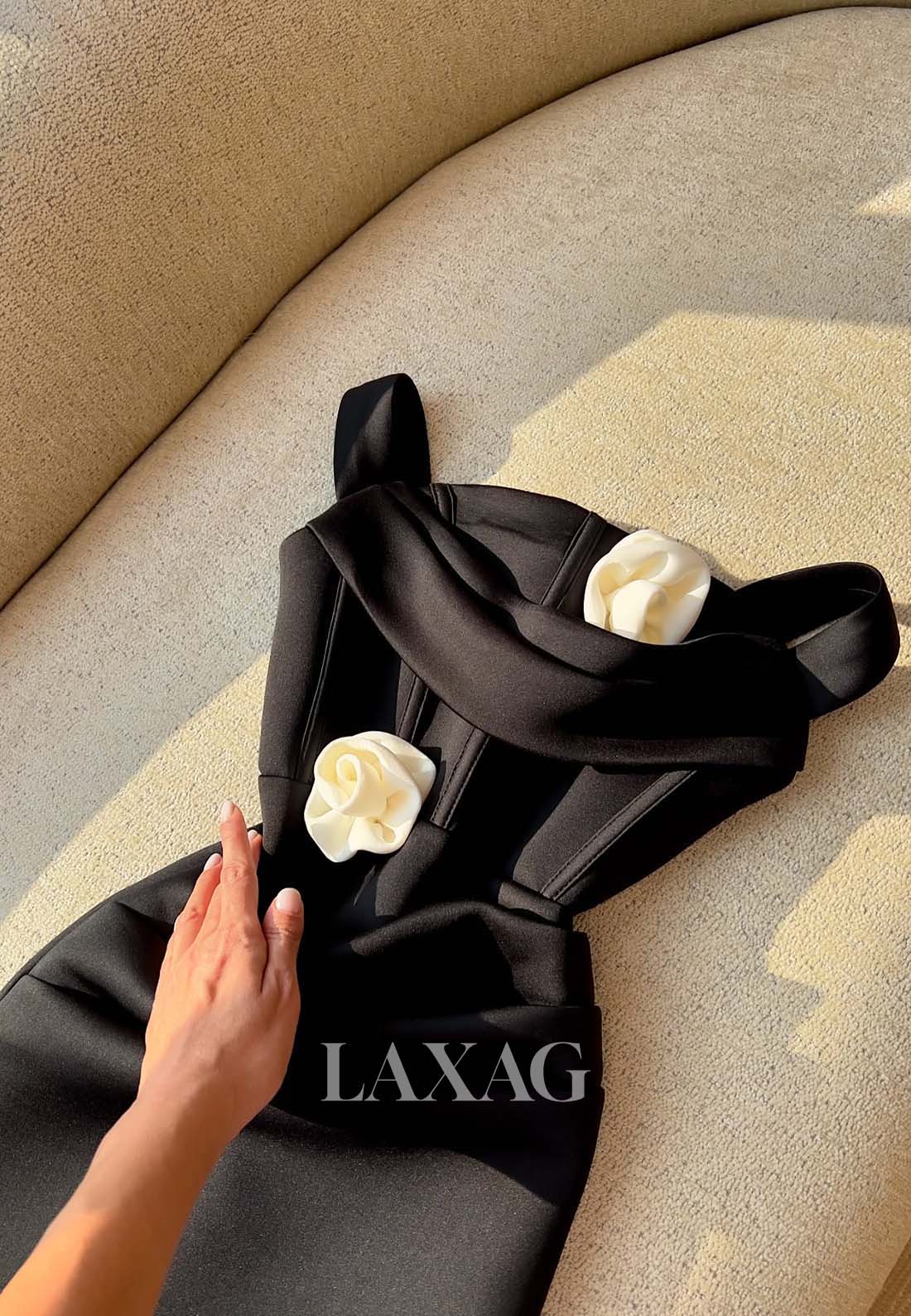 Scoop-Neck Straps Sleeveless Short Party Gowns Floral Embellished Mermaid Homecoming Dress