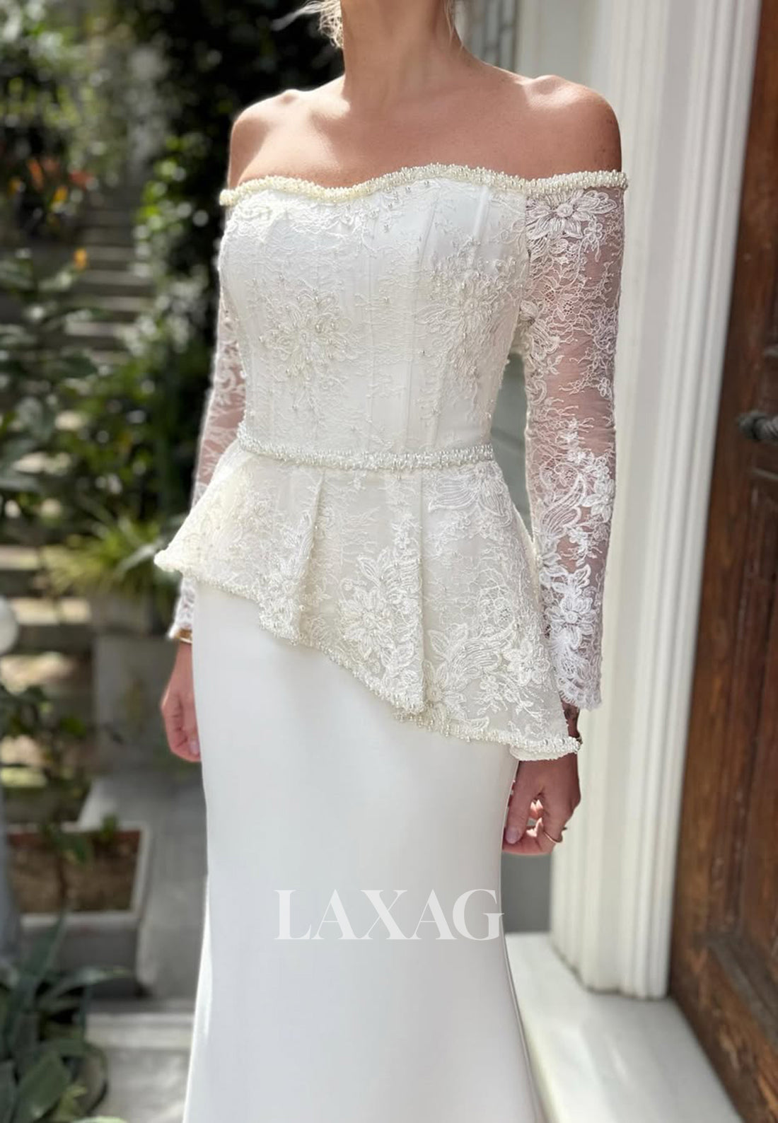 Sweetheart Long-Sleeves Lace Applique Bride Gowns Beaded Pleated Satin Mermaid Wedding Dress