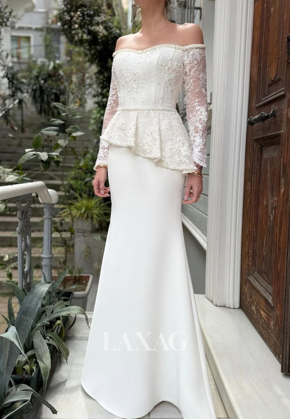Sweetheart Long-Sleeves Lace Applique Bride Gowns Beaded Pleated Satin Laxag Sweetheart Long-Sleeves Lace Applique Bride Gowns Beaded Pleated Satin Laxag