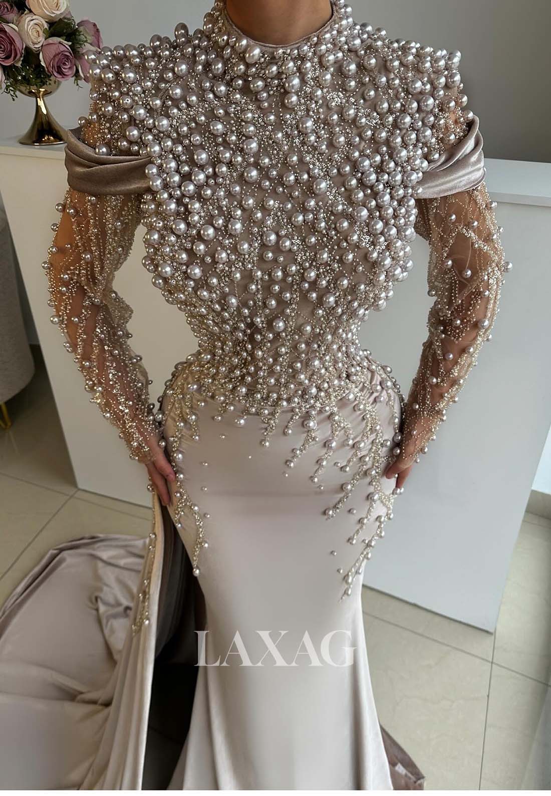 فستان حورية البحر للحفلات الراقصة، بياقة عالية وأكمام طويلة، مزين باللؤلؤ، شفاف، مطوي، وذيل طويل
