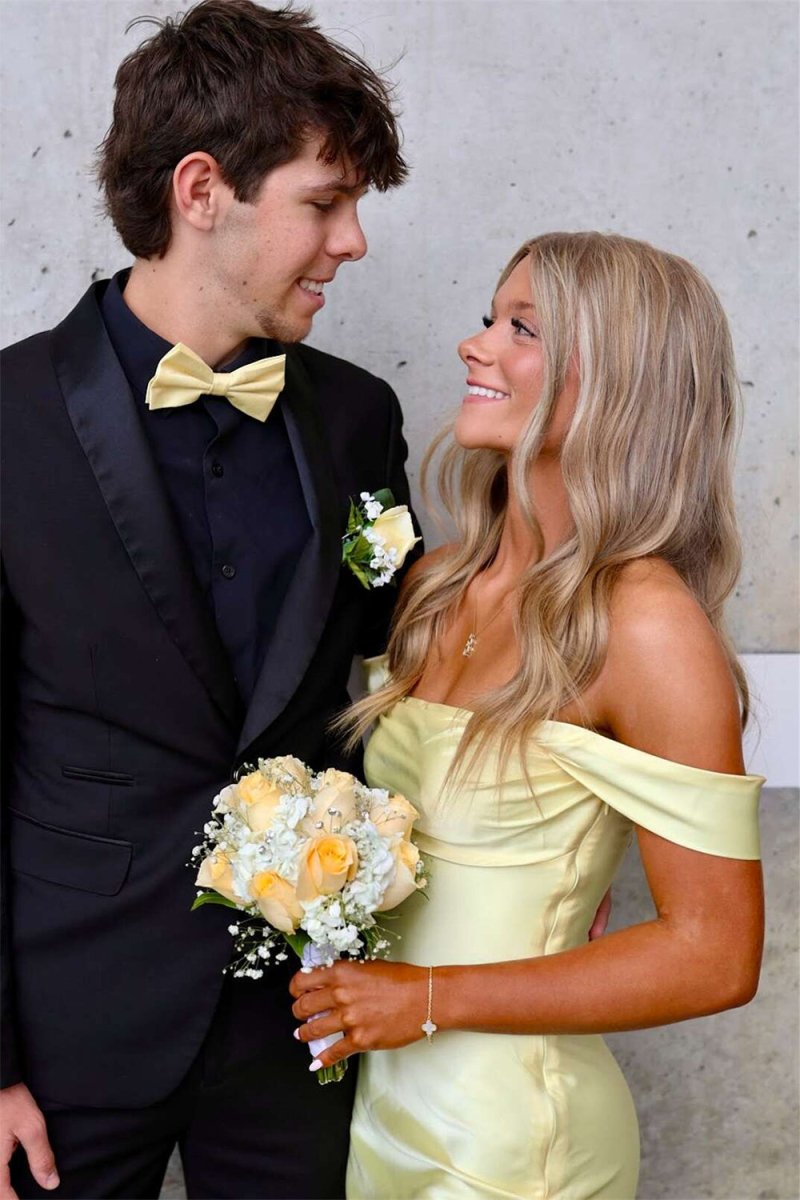 Tube Top Sleeveless Floor-Length Party Gowns Off-Shoulder Satin Pleated Mermaid Prom Dress