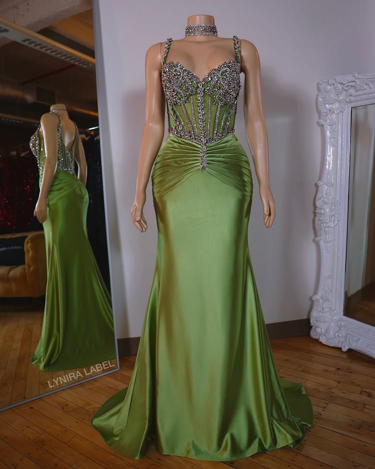 Sweetheart Spaghetti Straps Sleeveless Party Gowns Off-Shoulder Beaded Pleated Mermaid Prom Dress