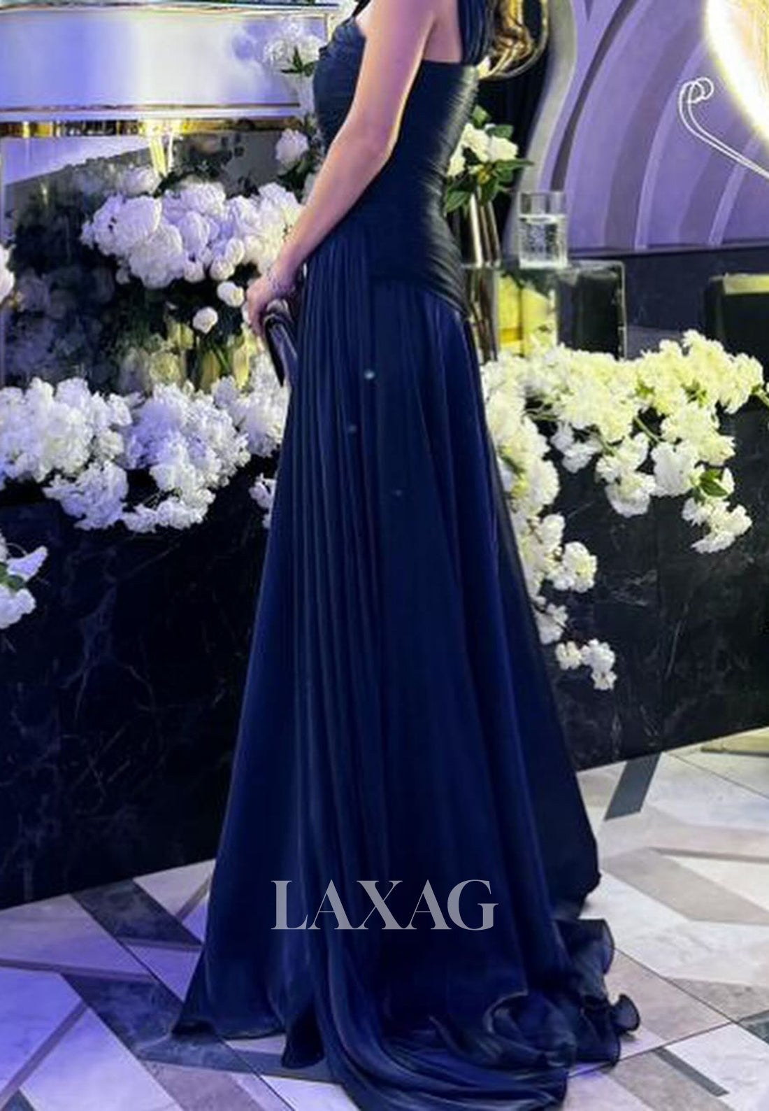 Asymmetrical-Neck Sleeveless A-Line Prom Dress Off-Shoulder Pleated Chiffon Party Gowns with Sweep Train