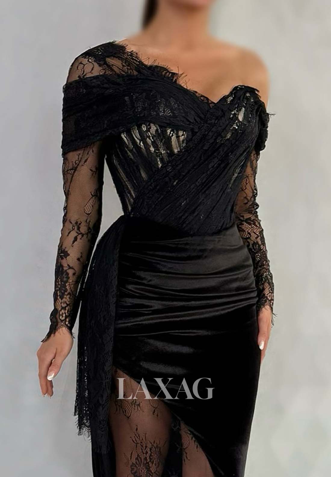 V-Neck Long-Sleeves Sheer Pleated Mermaid Prom Dress Allover Lace Floor-Length Evening Gowns