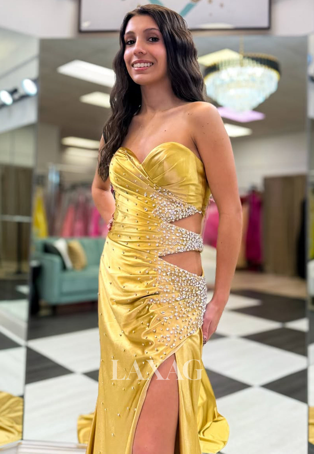 فستان سهرة حورية البحر بدون أكمام على شكل قلب مكشوف الكتفين ومطرز بالخرز مع فتحة وفتحة