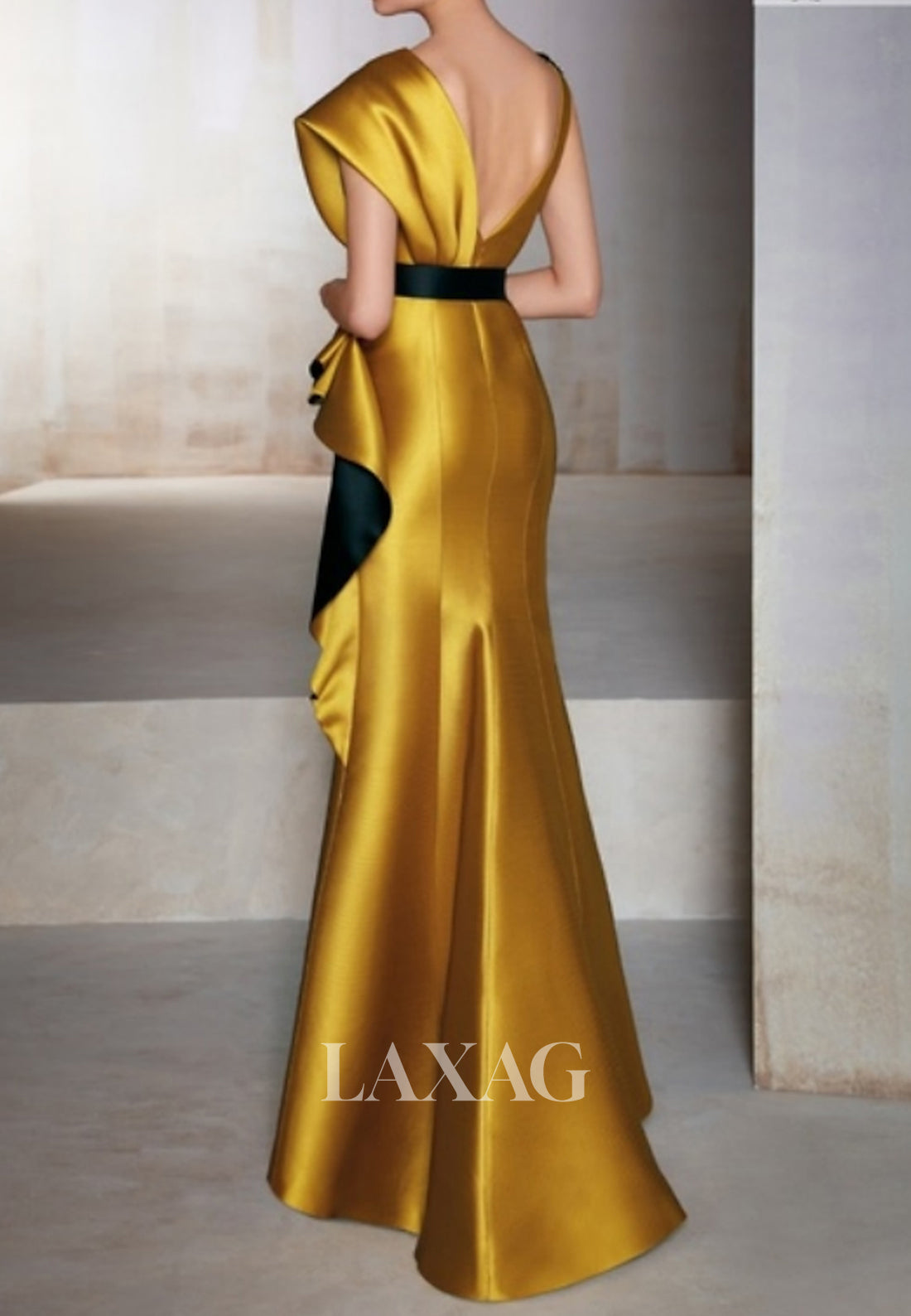 Deep V-Neck Straps Sleeveless Satin Mermaid Wedding Guest Dress Applique Pleated Floor-Length Formal Gowns