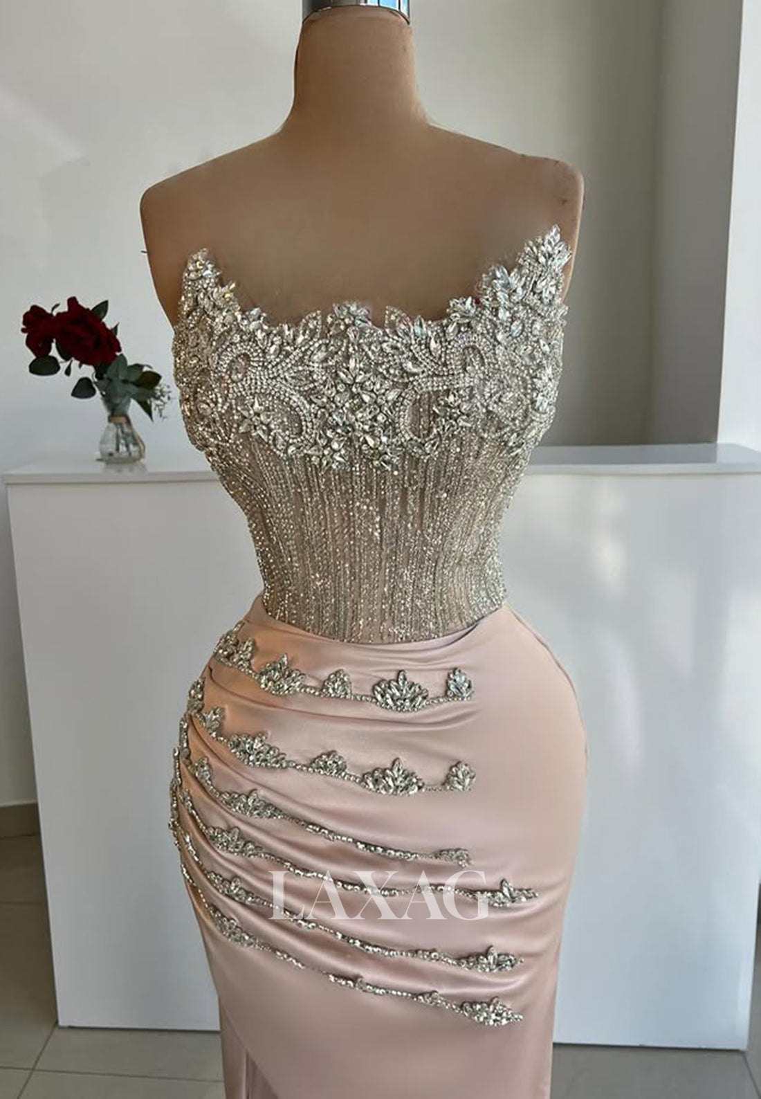 Scoop-Neck Sleeveless Pleated Mermaid Prom Dress Beaded Applique Party Gowns with High Slit