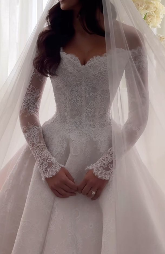 Sweetheart Off-Shoulder Sleeveless Lace Applique Tulle Pleated A-Line Wedding Dress