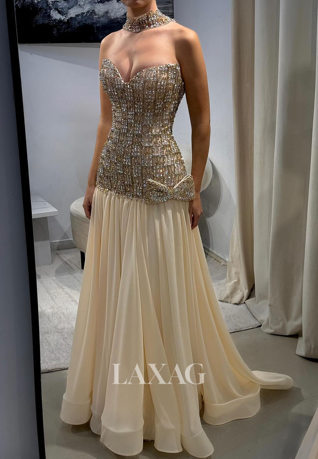 Off-Shoulder Sweetheart Chiffon Pleated A-Line Prom Dress Sleeveless Rhinestone Beaded Party Gowns