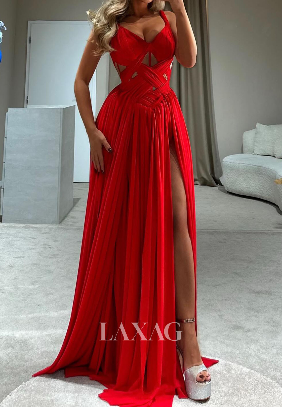 V-Neck Spaghetti Straps A-Line Prom Dress Sleeveless Cutout Pleated Chiffon Evening Gowns