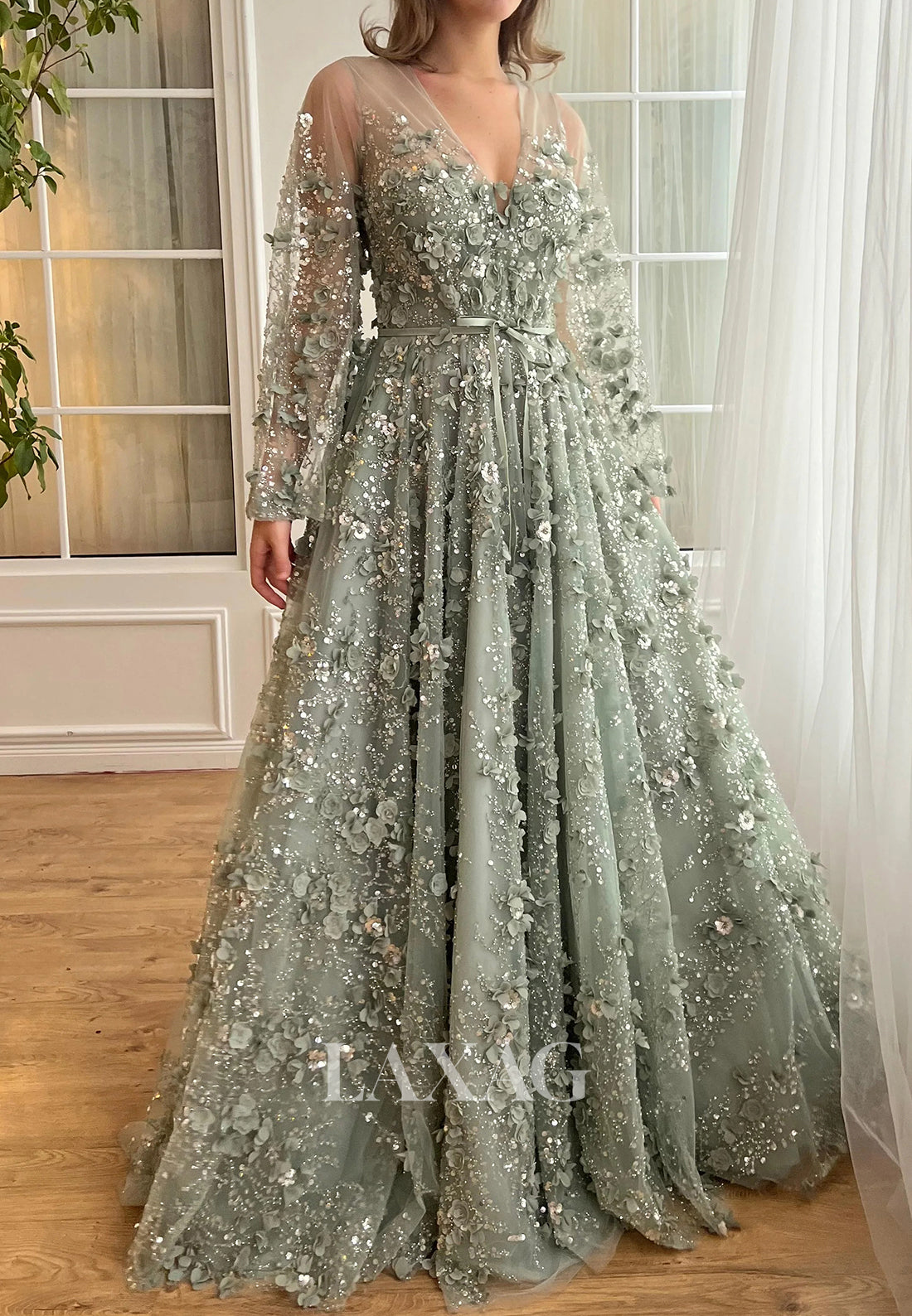 V-Neck Long-Sleeves Sequined Party Gowns Floral Embellished Pleated Tulle A-Line Prom Dress