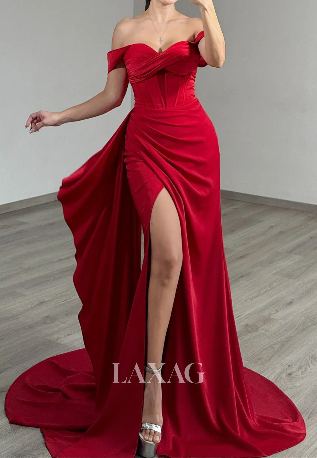 Off-Shoulder Sleeveless Pleated Satin Party Gowns Sweetheart Sweep Train Mermaid Prom Dress