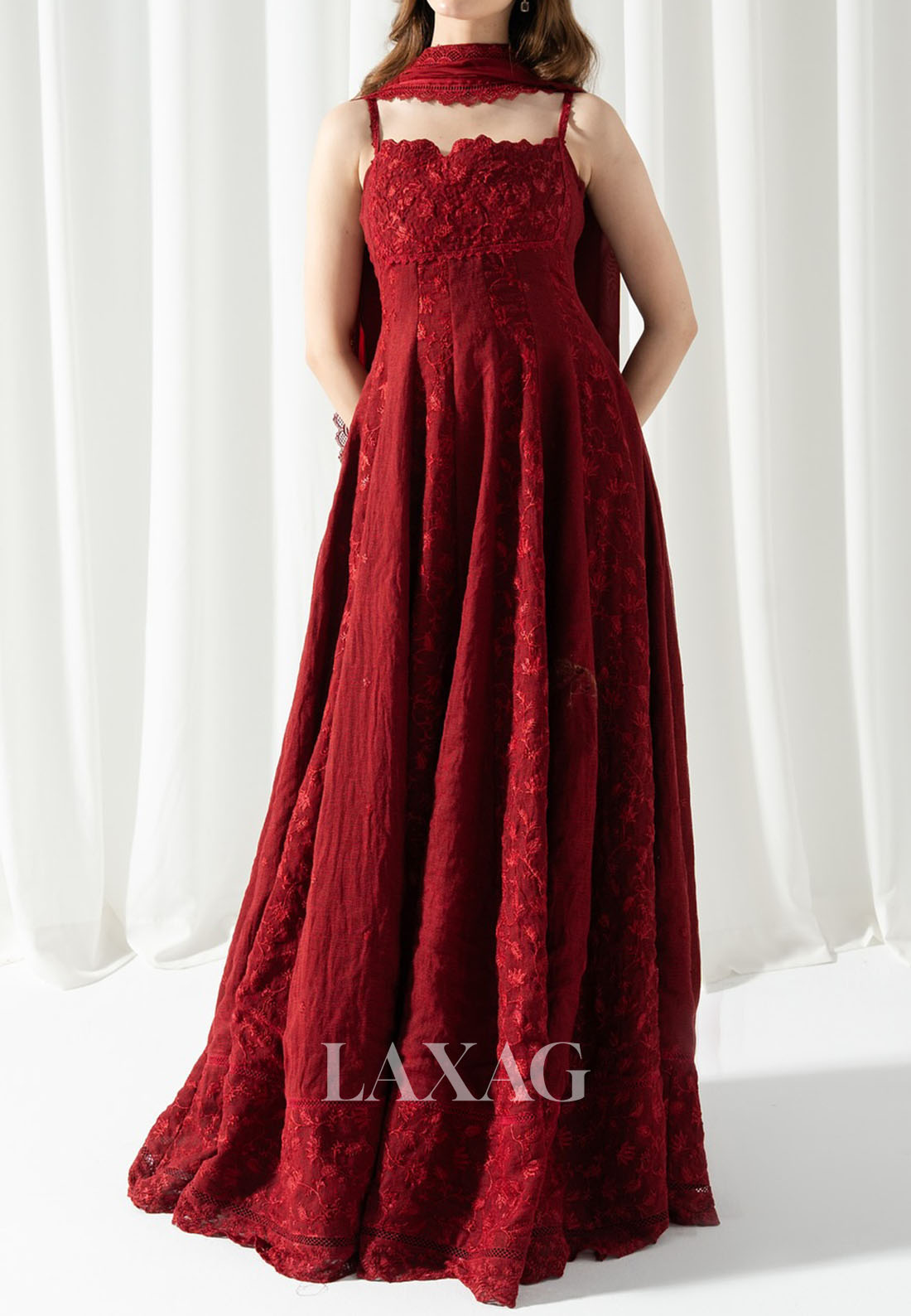 Sweetheart Spaghetti Straps Formal Gowns Sleeveless Applique Pleated Satin A-Line Evening Dress