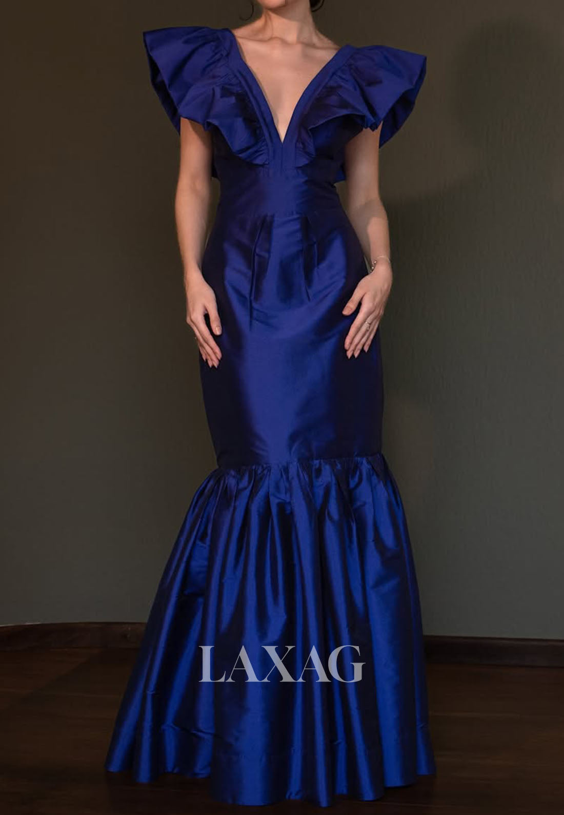 V-Neck Cap-Sleeves Pleated Satin Floor-Length Simple Trumpet Mermaid Evening Dress