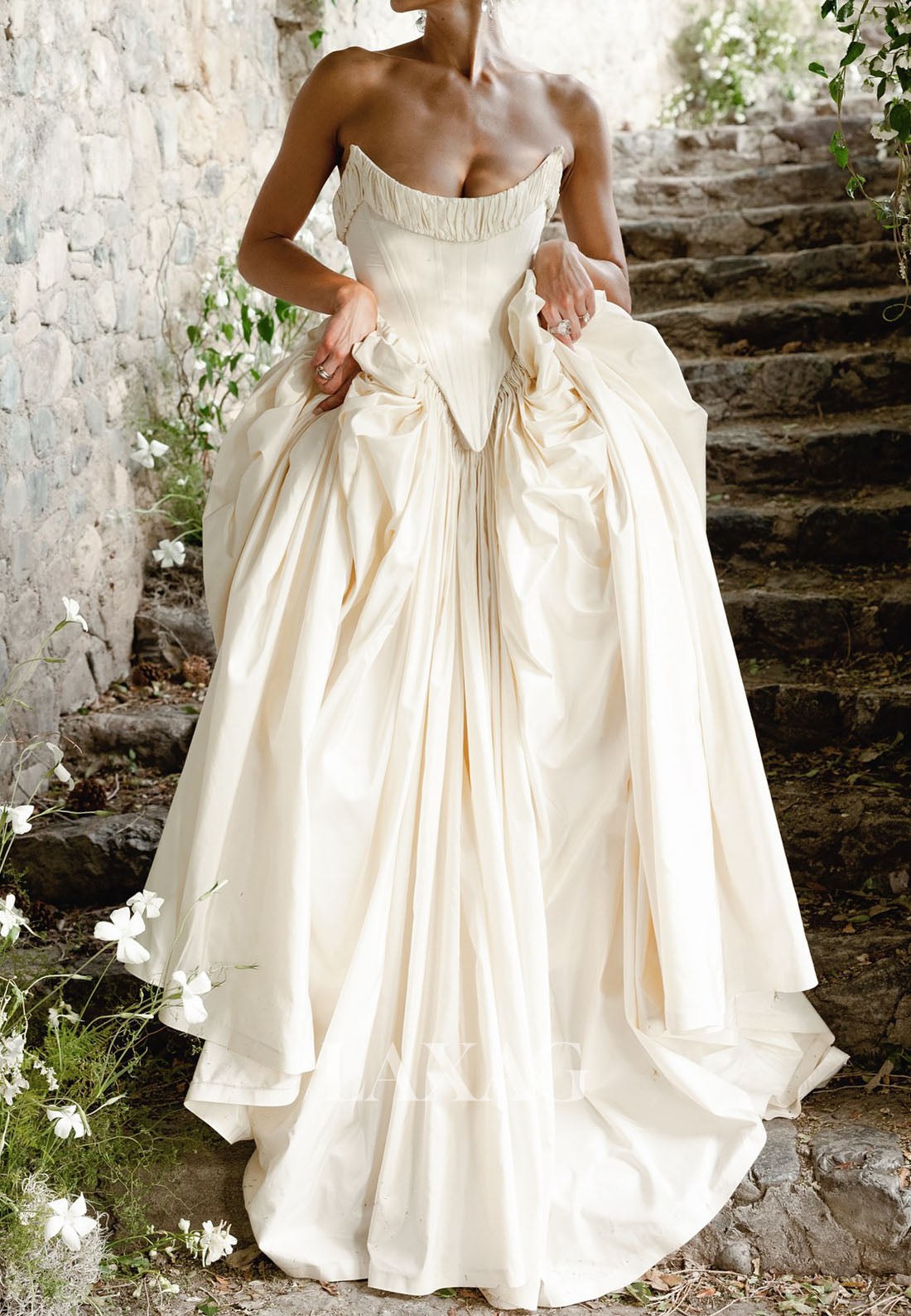 Scoop-Neck Off-Shoulder Pleated Satin Bride Gowns Sleeveless Pleated A-Line Wedding Dress with Train
