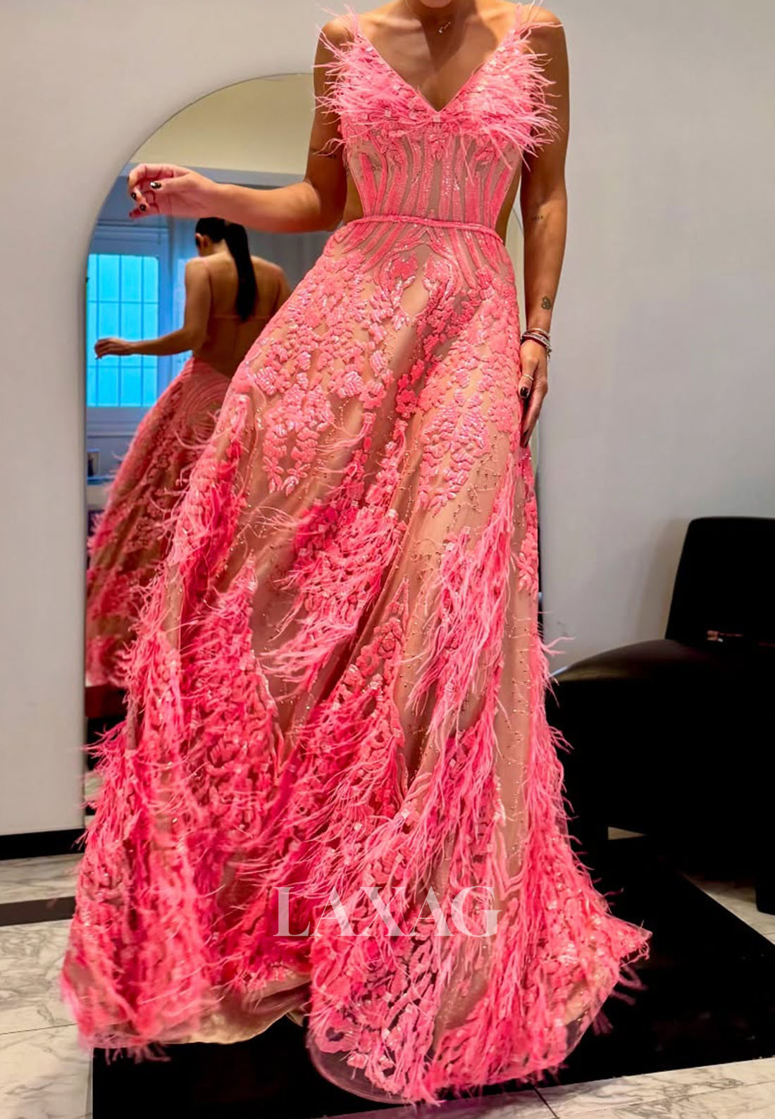 V-Neck Spaghetti Straps A-Line Evening Dress Sleeveless Sequined Applique Tulle Prom Gowns