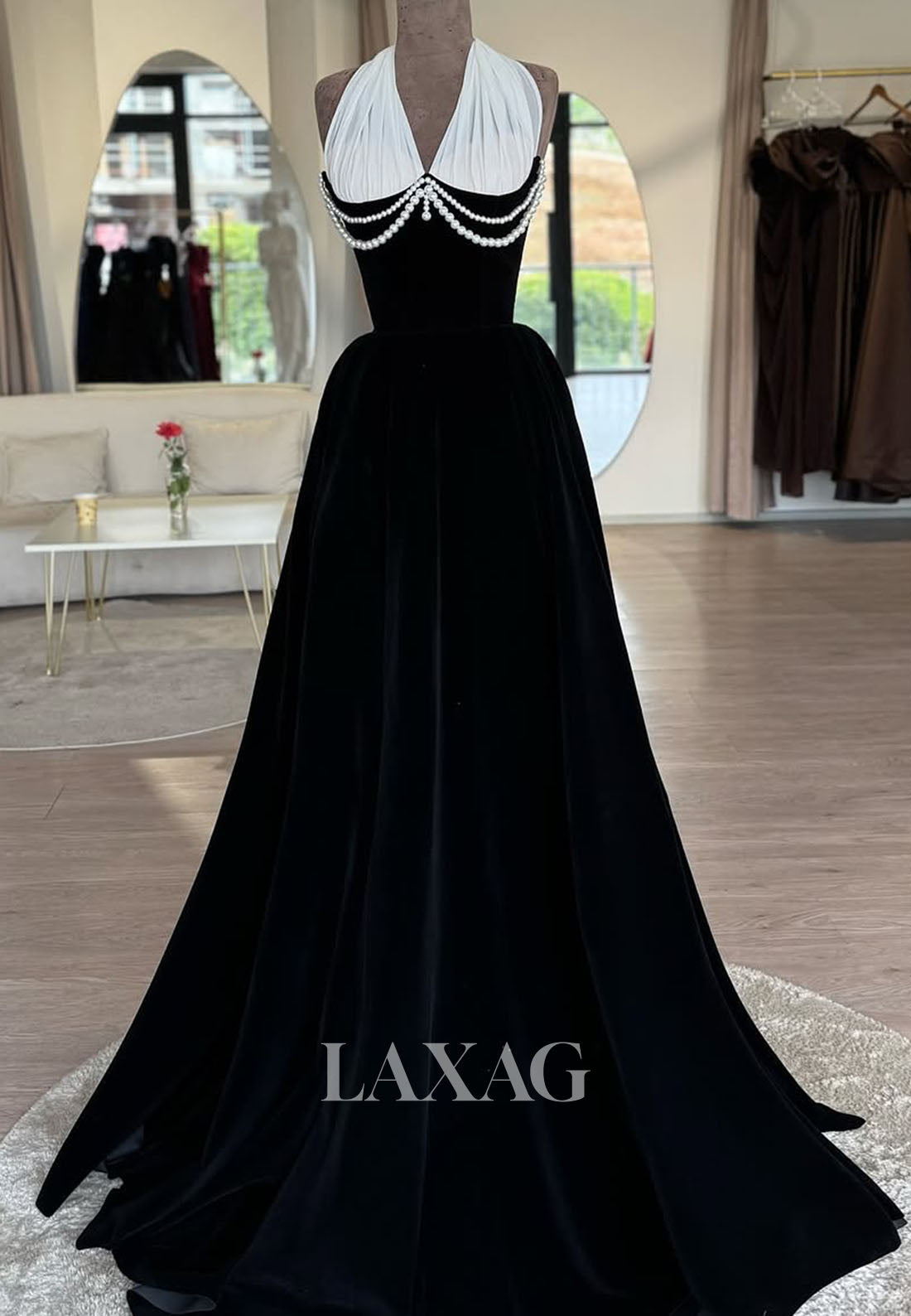 Halter V-Neck Sleeveless Pearls Prom Gowns Two Tone Satin Pleated A-Line Evening Dress