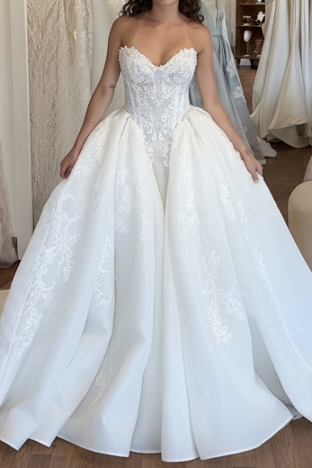 Sweetheart Long-Sleeves Beaded Lace Applique Chiffon Pleated A-Line Wedding Dress