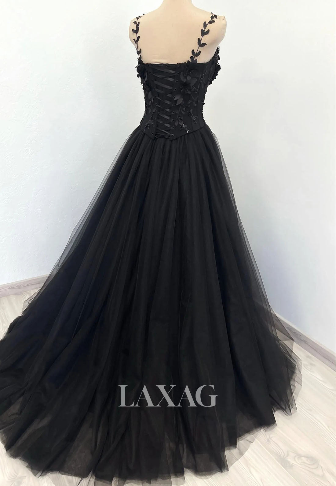 Spaghetti Straps Pleated Tulle Formal Gowns Sweetheart Sequined Applique A-Line Wedding Dress