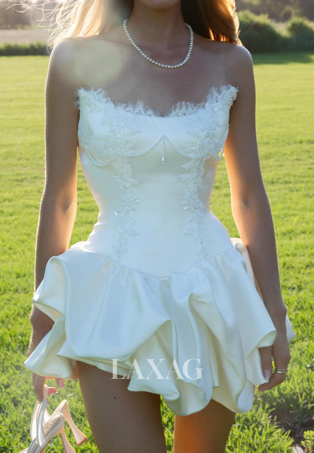 Scoop-Neck Sleeveless Sequined Beaded Lace&Satin Pleated Short A-Line Wedding Dress