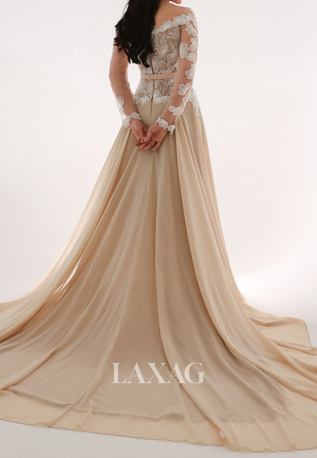 Bateau-Neck Long-Sleeves Pleated Chiffon Formal Gowns Sequined Applique A-Line Evening Dress