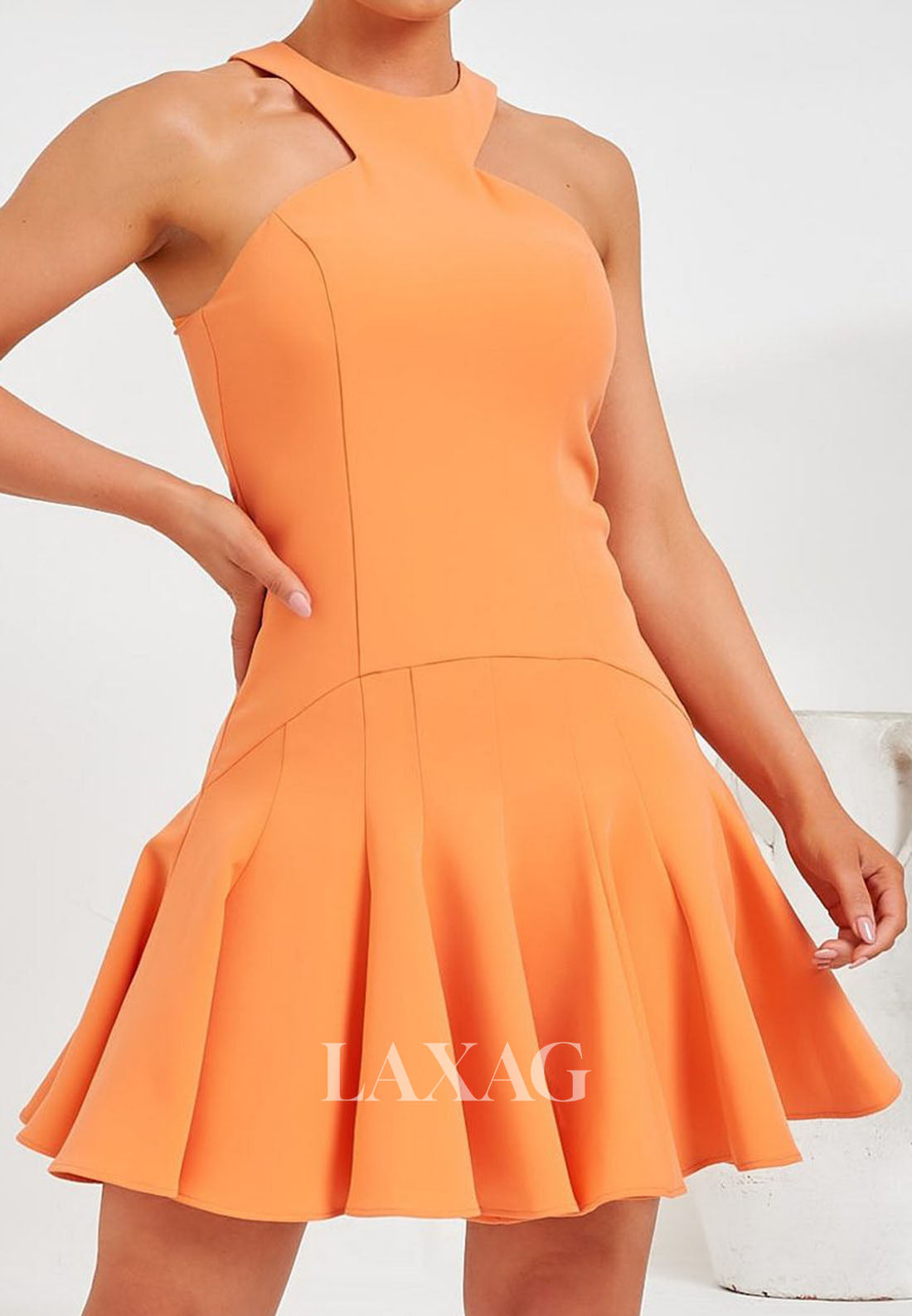 Halter-Neck Off-Shoulder Sleeveless Pleated Satin A-Line Party Homecoming Dress