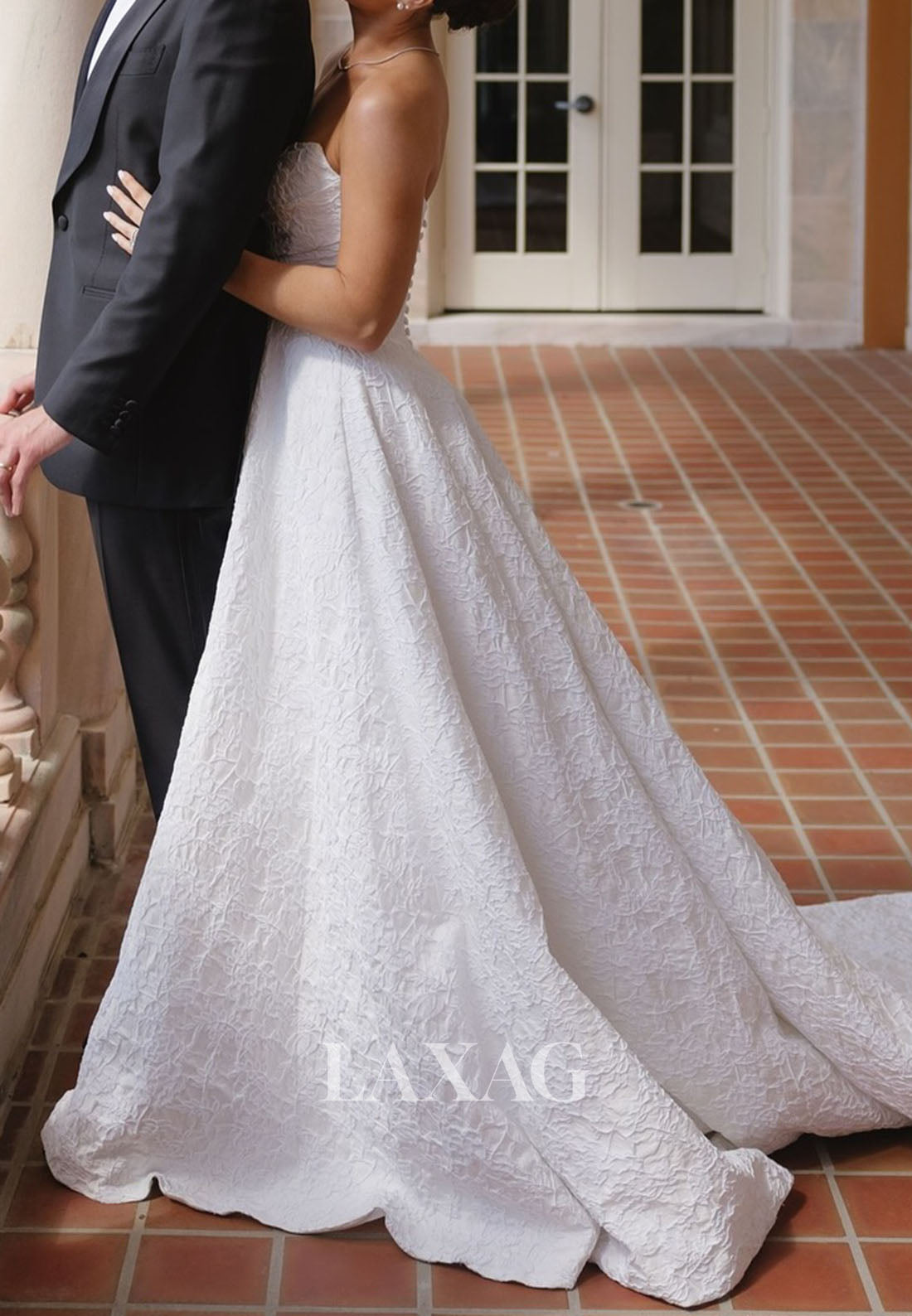 Sweetheart Off-Shoulder Bride Gowns Applique Pleated Satin A-Line Wedding Dress with Train