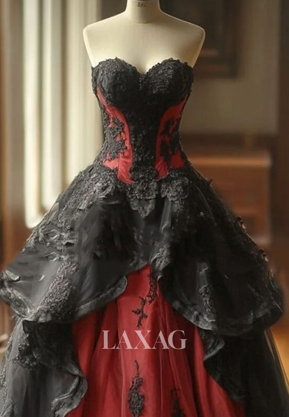 Sweetheart Sleeveless Lace Applique A-Line Wedding Dress Off-Shoulder Pleated Satin Formal Gowns