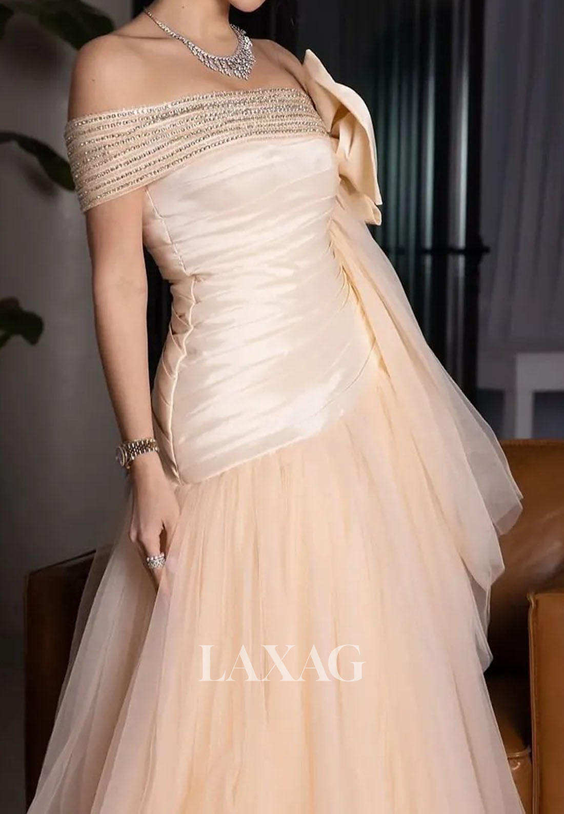 Bateau-Neck Floor-Length A-Line Prom Dress Off-Shoulder Beaded Pleated Satin Tulle Party Gowns